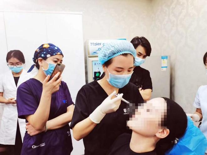 眼部青春光彩一键重启眼部青春魅力AYX爱游戏华悦白孝梅院长：重塑(图4)