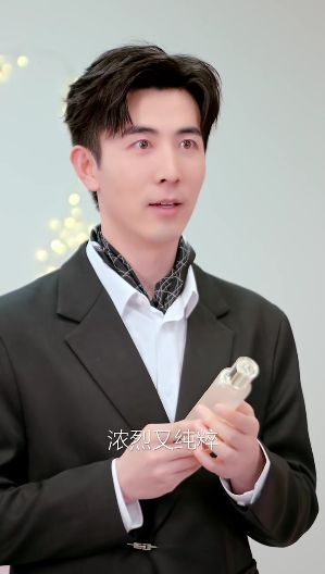 物 ”李川实力演绎霸总追爱笑不活了爱游戏(ayx)中国网站“人间油(图13)